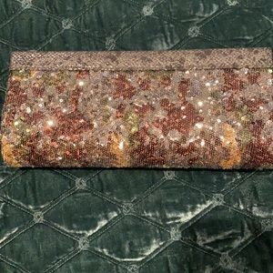 Pretty Big Buddha sequenced bag w chain.  Mix of color bulk/charcoal/silver/gold